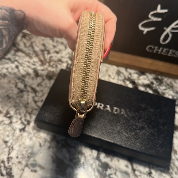 Prada Beige Saffiano Fiocco Long Wallet - Picture 4 of 6